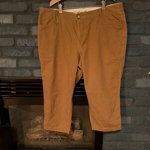 Eddie Bauer Tan Cropped Pants